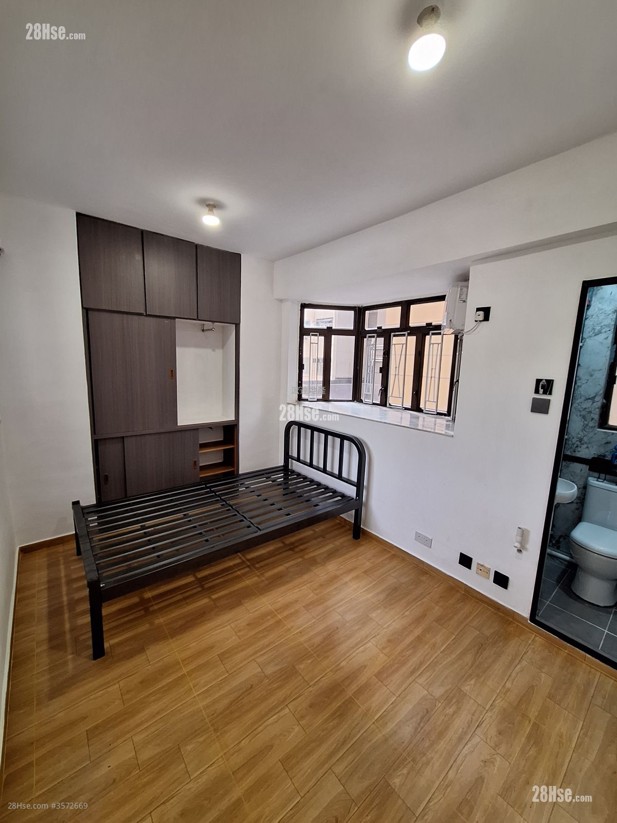 Shun Fat Building Rental Studio 159 ft²