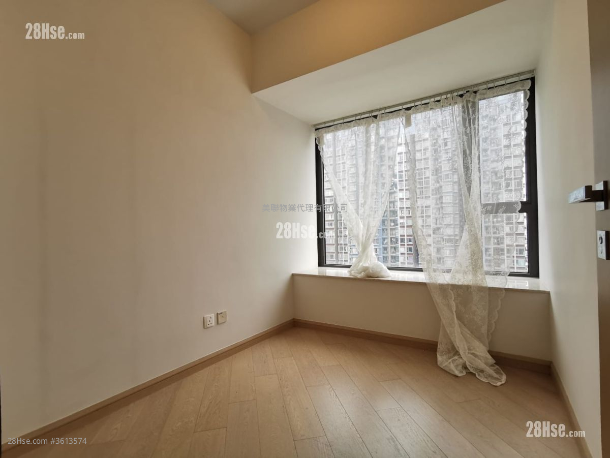 Park Signature Sell 3 Bedrooms , 2 Bathrooms 773 ft²