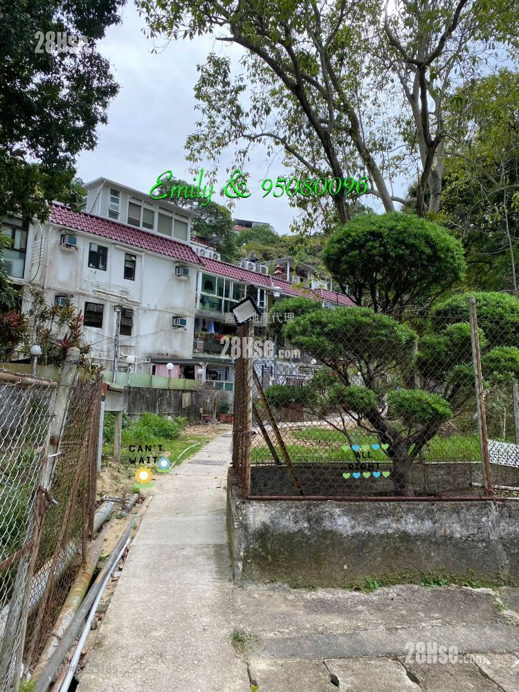 Lok Lo Ha Village Sell 2 Bedrooms , 2 Bathrooms 700 ft²