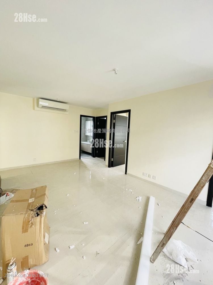 村屋 租盤 3 房 , 2 浴室 700 平方呎 村屋 租盤 3 房 , 2 浴室 700 平方呎