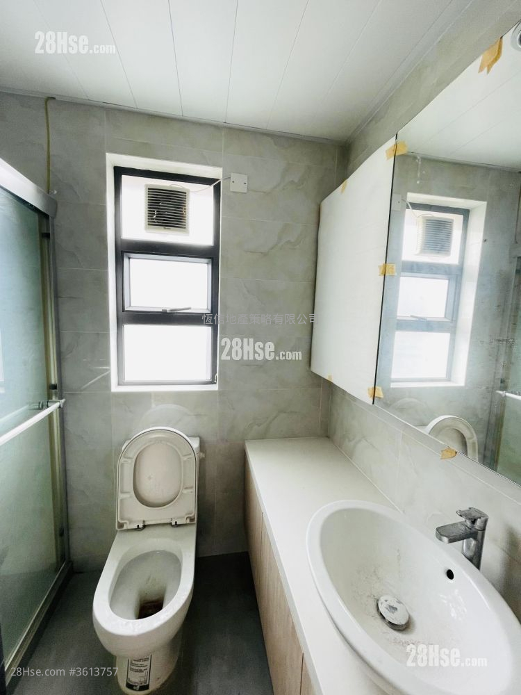 村屋 租盤 3 房 , 2 浴室 700 平方呎 村屋 租盤 3 房 , 2 浴室 700 平方呎