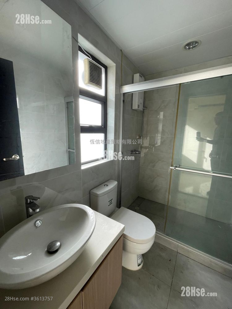 村屋 租盤 3 房 , 2 浴室 700 平方呎 村屋 租盤 3 房 , 2 浴室 700 平方呎