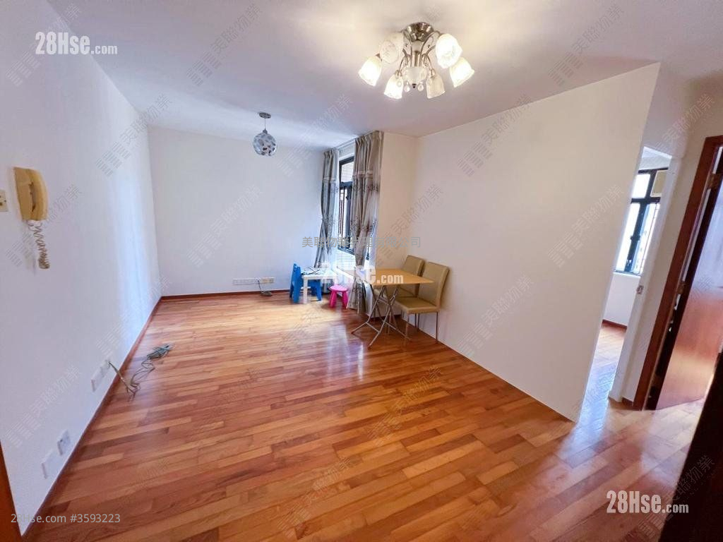 Chi Fu Fa Yuen Sell 2 Bedrooms , 1 Bathroom 439 ft²