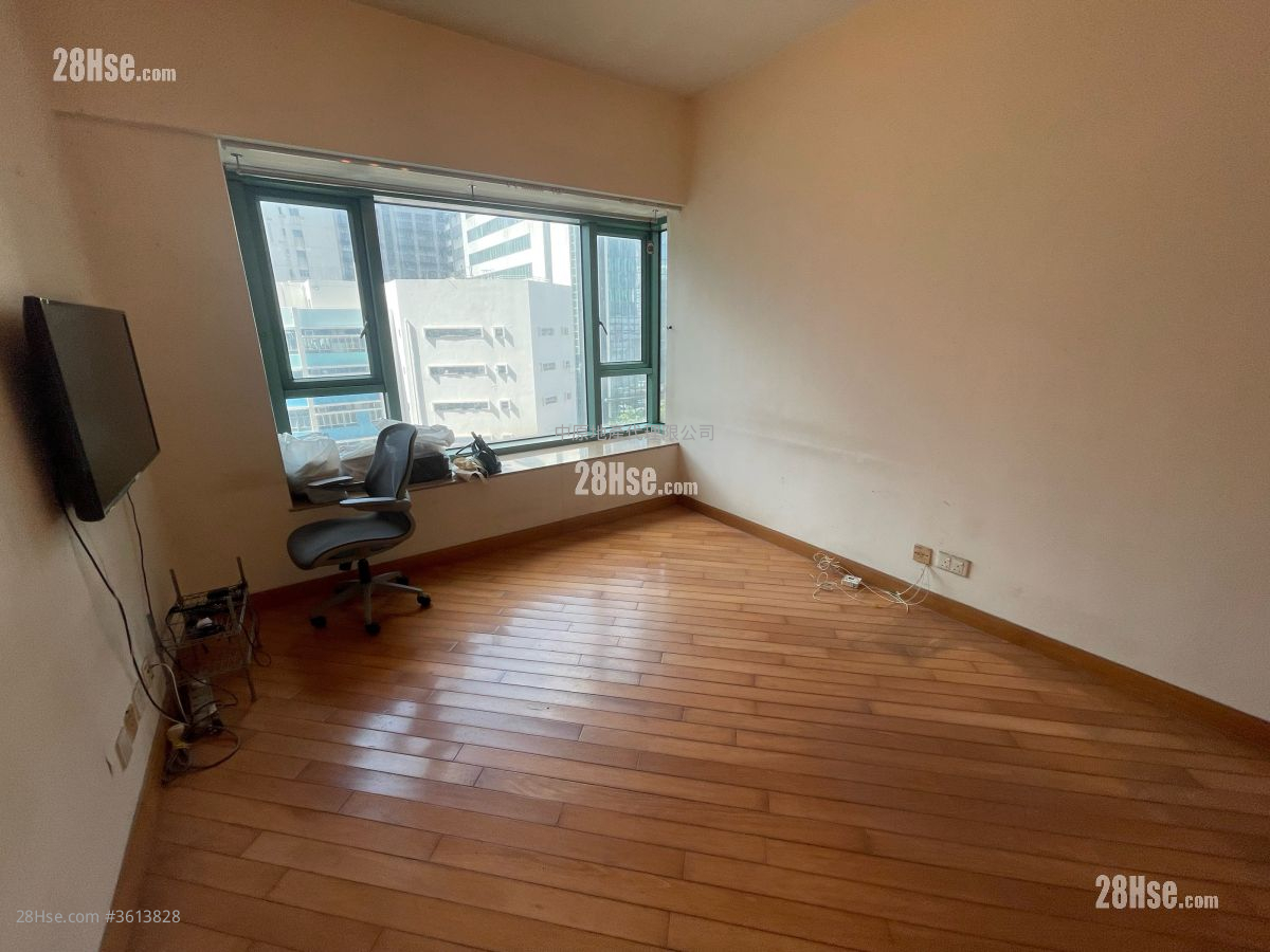 living room: New Haven Sell 2 Bedrooms , 1 Bathroom 603 ft² living room: New Haven Sell 2 Bedrooms , 1 Bathroom 603 ft²