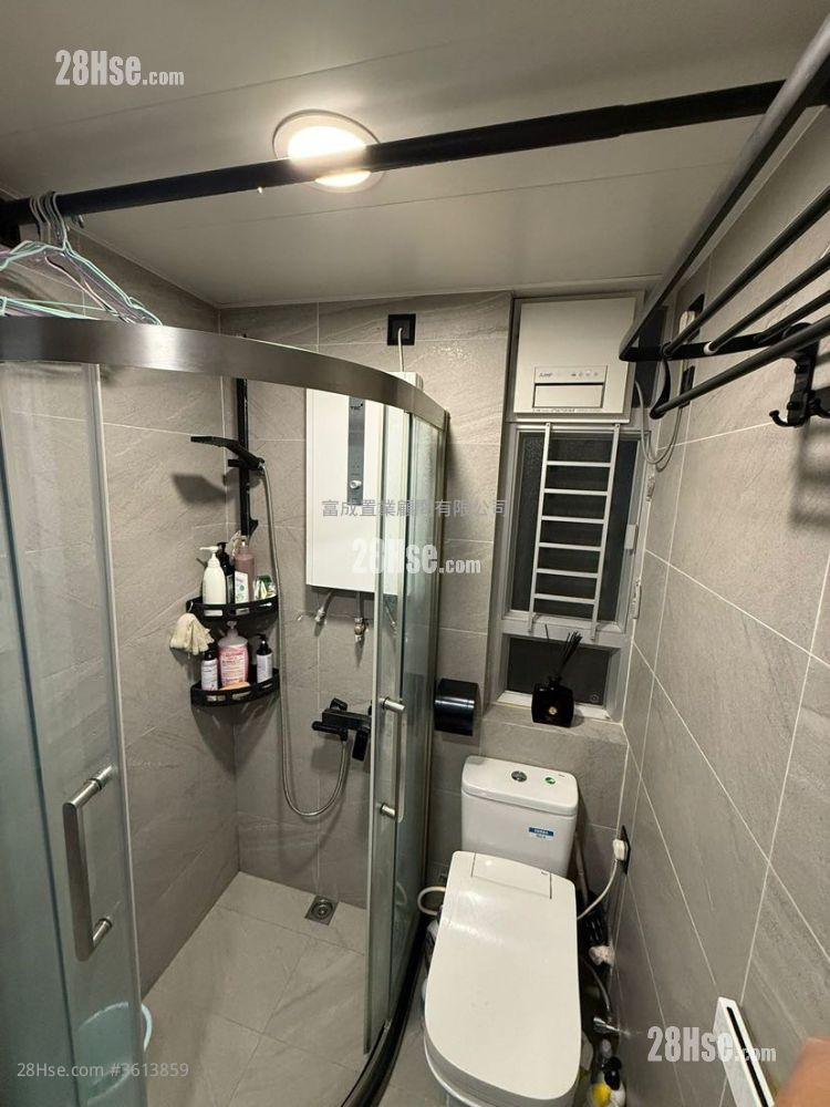 Choi Hing Court Sell 2 Bedrooms , 1 Bathroom 443 ft² Choi Hing Court Sell 2 Bedrooms , 1 Bathroom 443 ft²