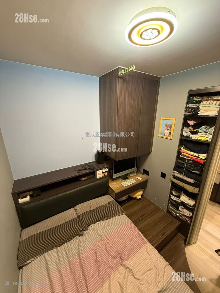 Choi Hing Court Sell 2 Bedrooms , 1 Bathroom 443 ft² Choi Hing Court Sell 2 Bedrooms , 1 Bathroom 443 ft²