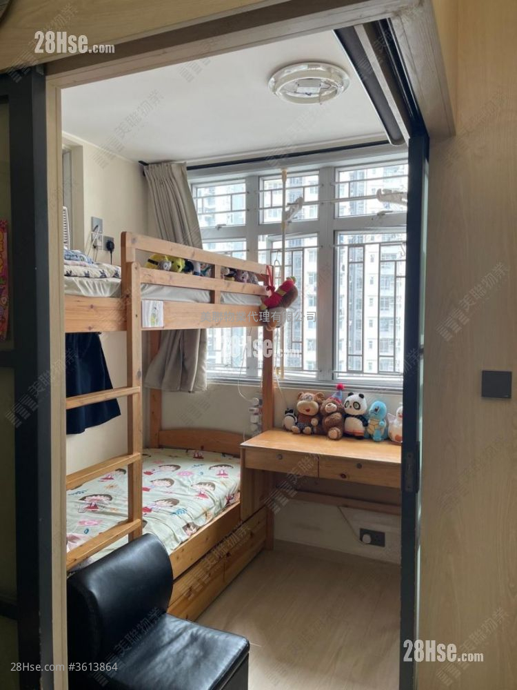 Hoi Lok Court Sell 2 Bedrooms , 1 Bathroom 401 ft² Hoi Lok Court Sell 2 Bedrooms , 1 Bathroom 401 ft²
