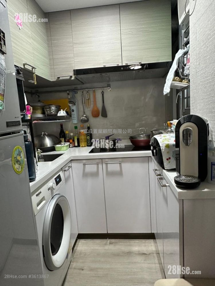 Choi Hing Court Sell 2 Bedrooms , 1 Bathroom 443 ft² Choi Hing Court Sell 2 Bedrooms , 1 Bathroom 443 ft²