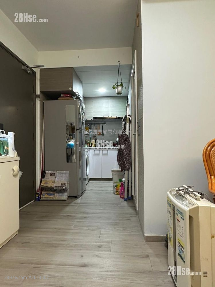 Choi Hing Court Sell 2 Bedrooms , 1 Bathroom 443 ft² Choi Hing Court Sell 2 Bedrooms , 1 Bathroom 443 ft²