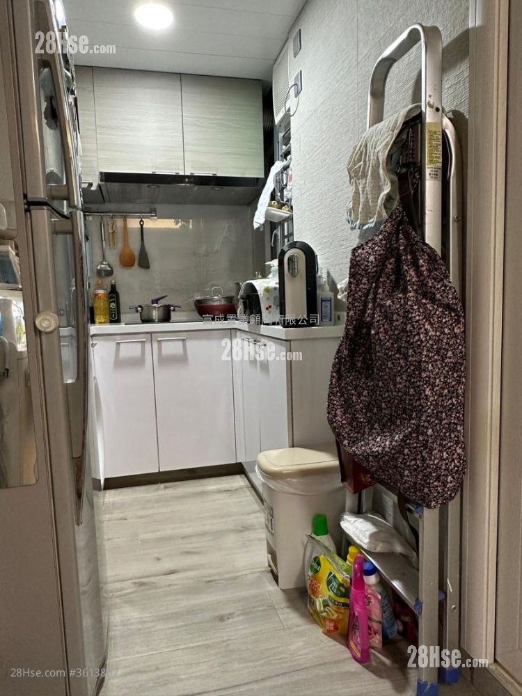 Choi Hing Court Sell 2 Bedrooms , 1 Bathroom 443 ft² Choi Hing Court Sell 2 Bedrooms , 1 Bathroom 443 ft²