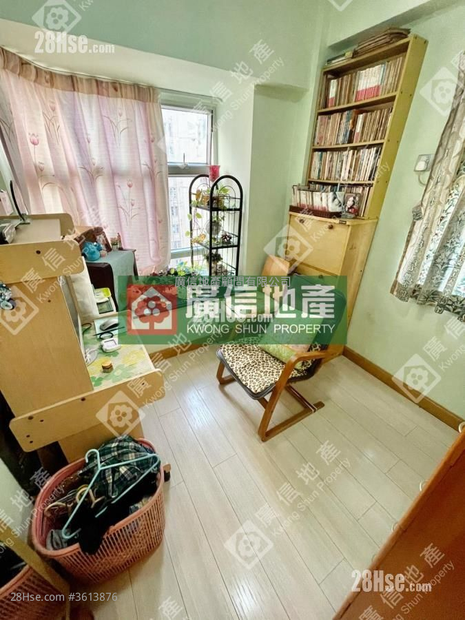 Shun On Building Sell 2 Bedrooms , 1 Bathroom 320 ft² Shun On Building Sell 2 Bedrooms , 1 Bathroom 320 ft²