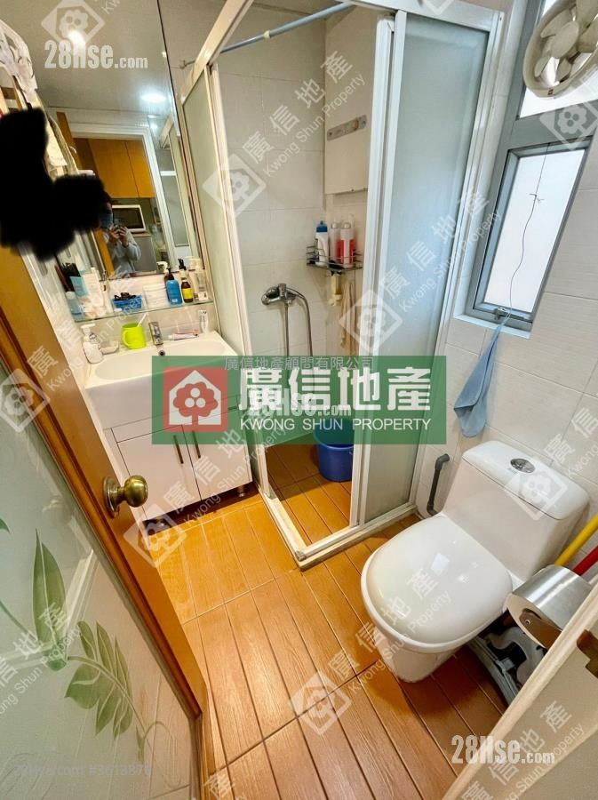 Shun On Building Sell 2 Bedrooms , 1 Bathroom 320 ft² Shun On Building Sell 2 Bedrooms , 1 Bathroom 320 ft²
