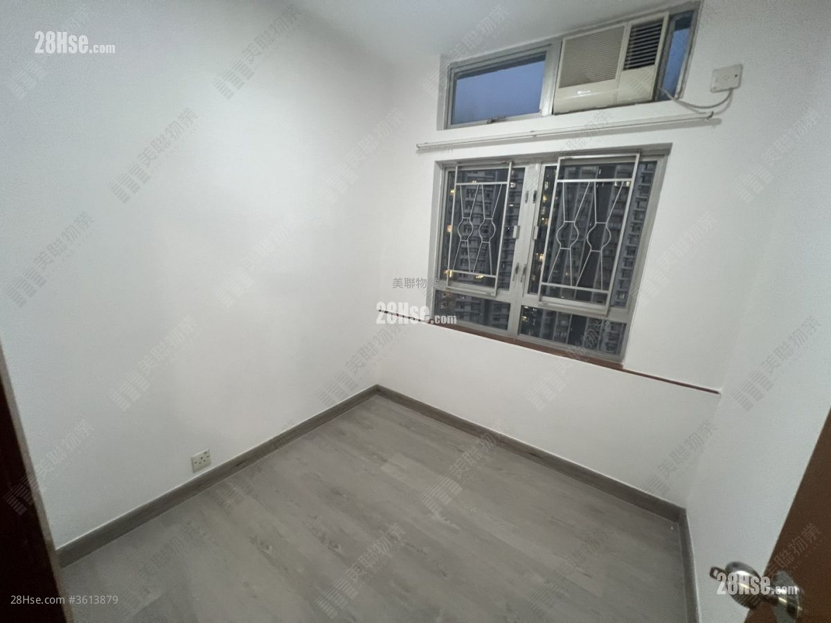 South Horizons Rental 3 Bedrooms , 2 Bathrooms 639 ft² South Horizons Rental 3 Bedrooms , 2 Bathrooms 639 ft²