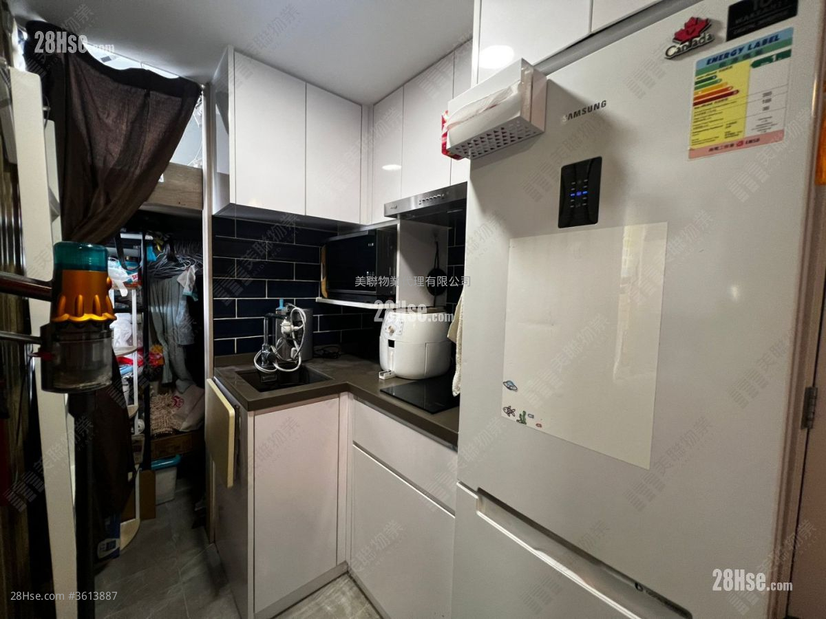 Hoi Lok Court Sell 2 Bedrooms , 1 Bathroom 391 ft² Hoi Lok Court Sell 2 Bedrooms , 1 Bathroom 391 ft²