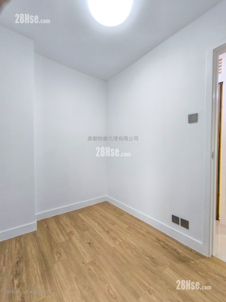 Mei Foo Sun Chuen Sell 3 Bedrooms , 2 Bathrooms 554 ft² Mei Foo Sun Chuen Sell 3 Bedrooms , 2 Bathrooms 554 ft²
