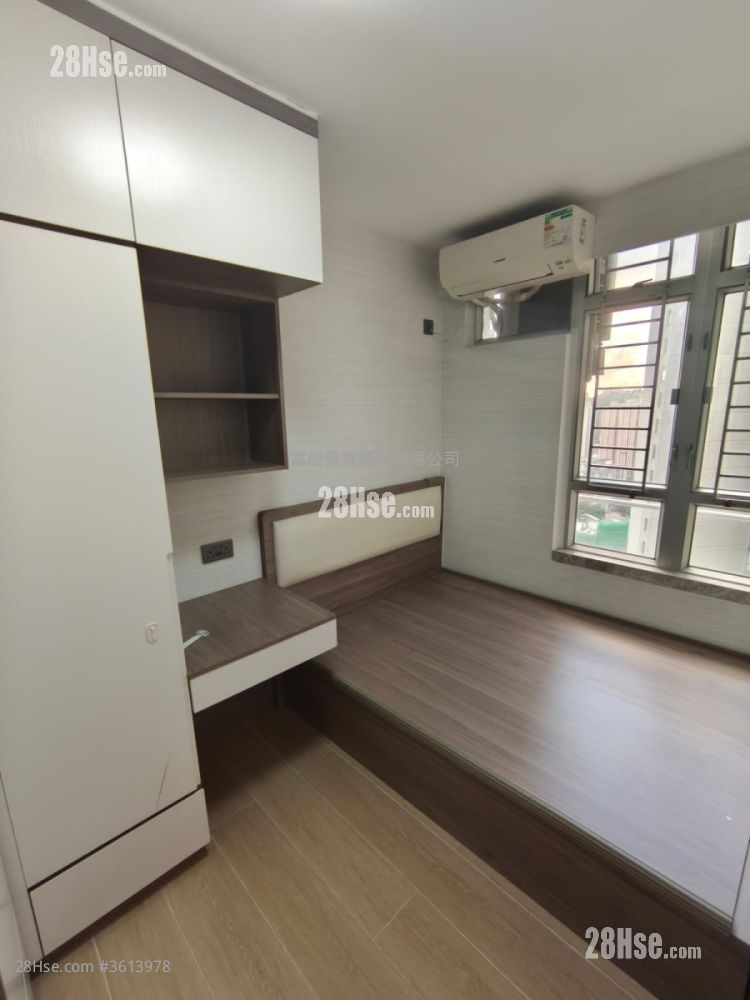 Choi Hing Court Sell 2 Bedrooms , 1 Bathroom 378 ft² Choi Hing Court Sell 2 Bedrooms , 1 Bathroom 378 ft²