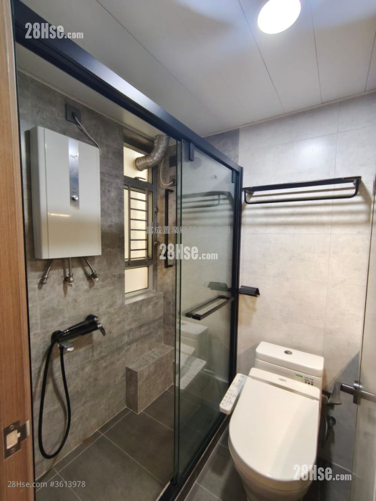 Choi Hing Court Sell 2 Bedrooms , 1 Bathroom 378 ft² Choi Hing Court Sell 2 Bedrooms , 1 Bathroom 378 ft²