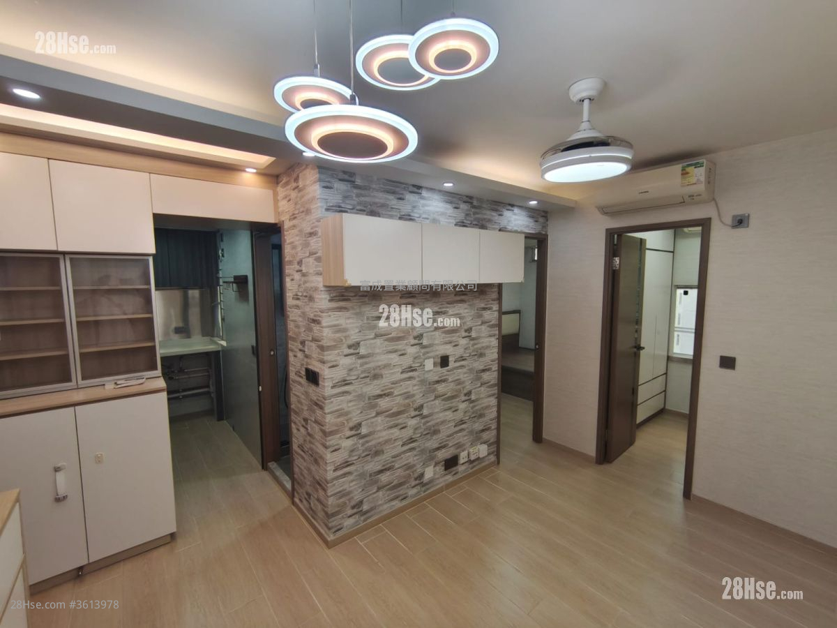 Choi Hing Court Sell 2 Bedrooms , 1 Bathroom 378 ft² Choi Hing Court Sell 2 Bedrooms , 1 Bathroom 378 ft²
