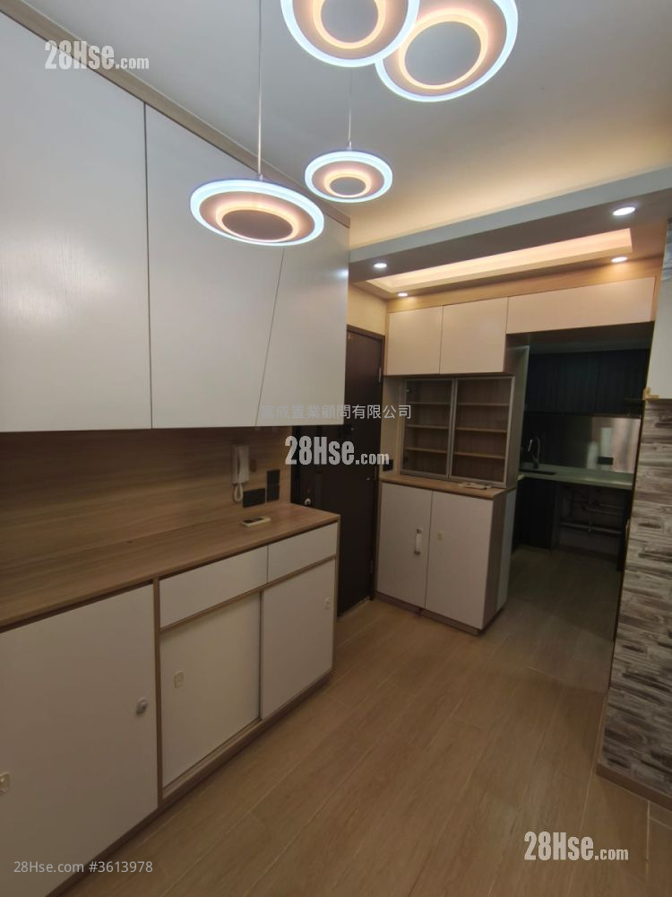 Choi Hing Court Sell 2 Bedrooms , 1 Bathroom 378 ft² Choi Hing Court Sell 2 Bedrooms , 1 Bathroom 378 ft²