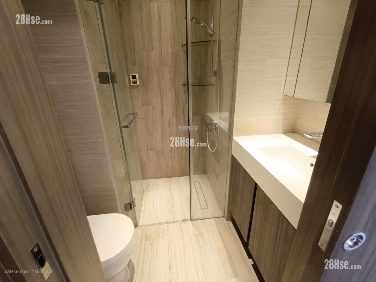 Park One Sell 3 Bedrooms , 1 Bathroom 418 ft² Park One Sell 3 Bedrooms , 1 Bathroom 418 ft²