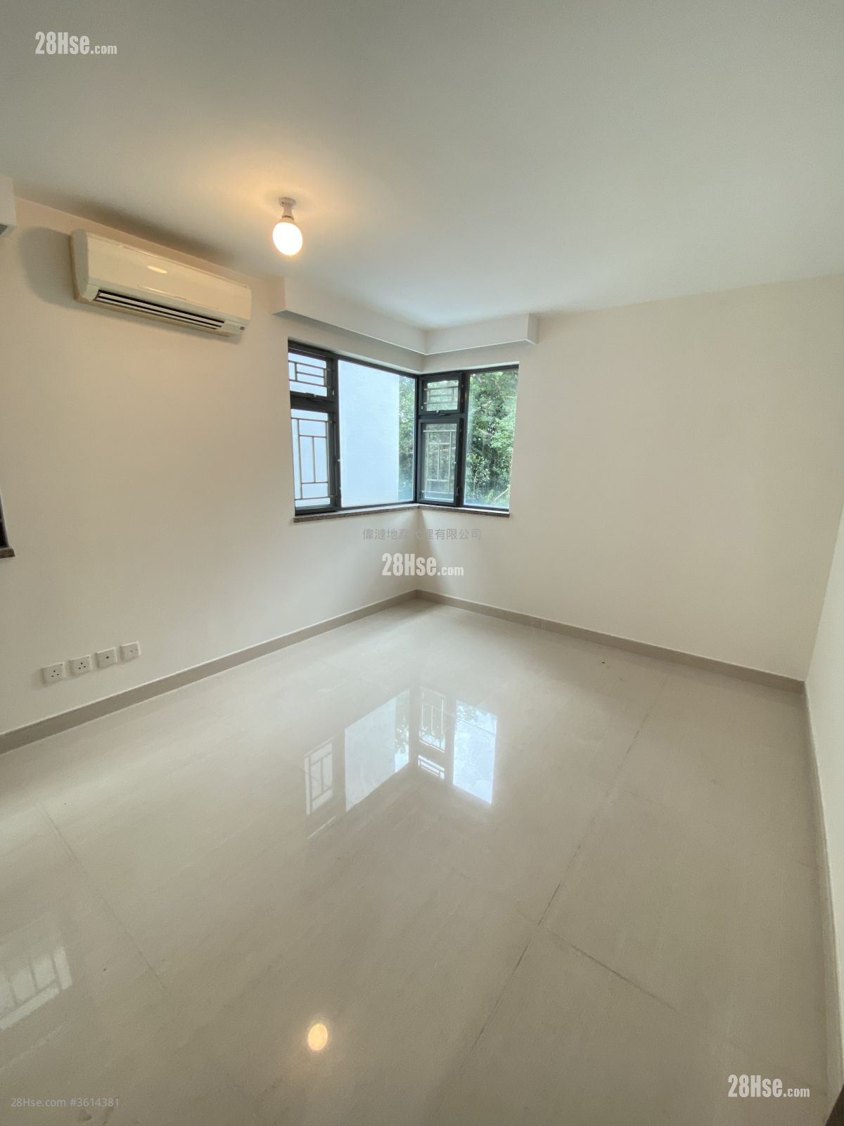Village Rental 3 Bedrooms 1,400 ft² Village Rental 3 Bedrooms 1,400 ft²