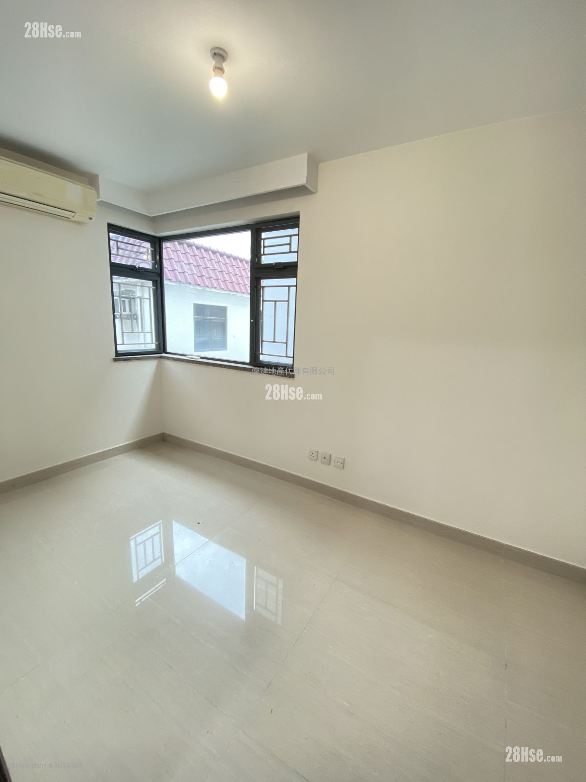 Village Rental 3 Bedrooms 1,400 ft² Village Rental 3 Bedrooms 1,400 ft²