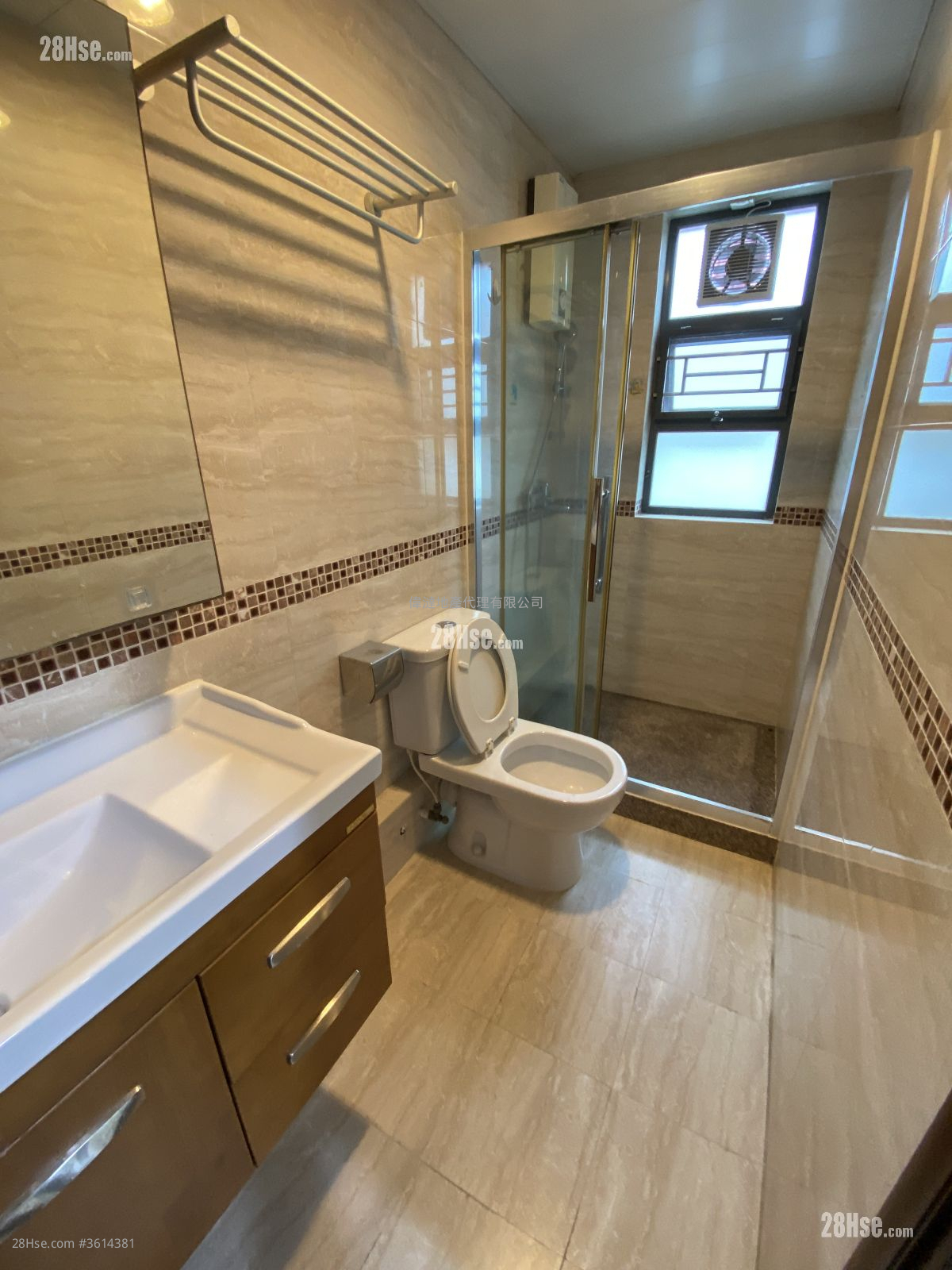 Village Rental 3 Bedrooms 1,400 ft² Village Rental 3 Bedrooms 1,400 ft²