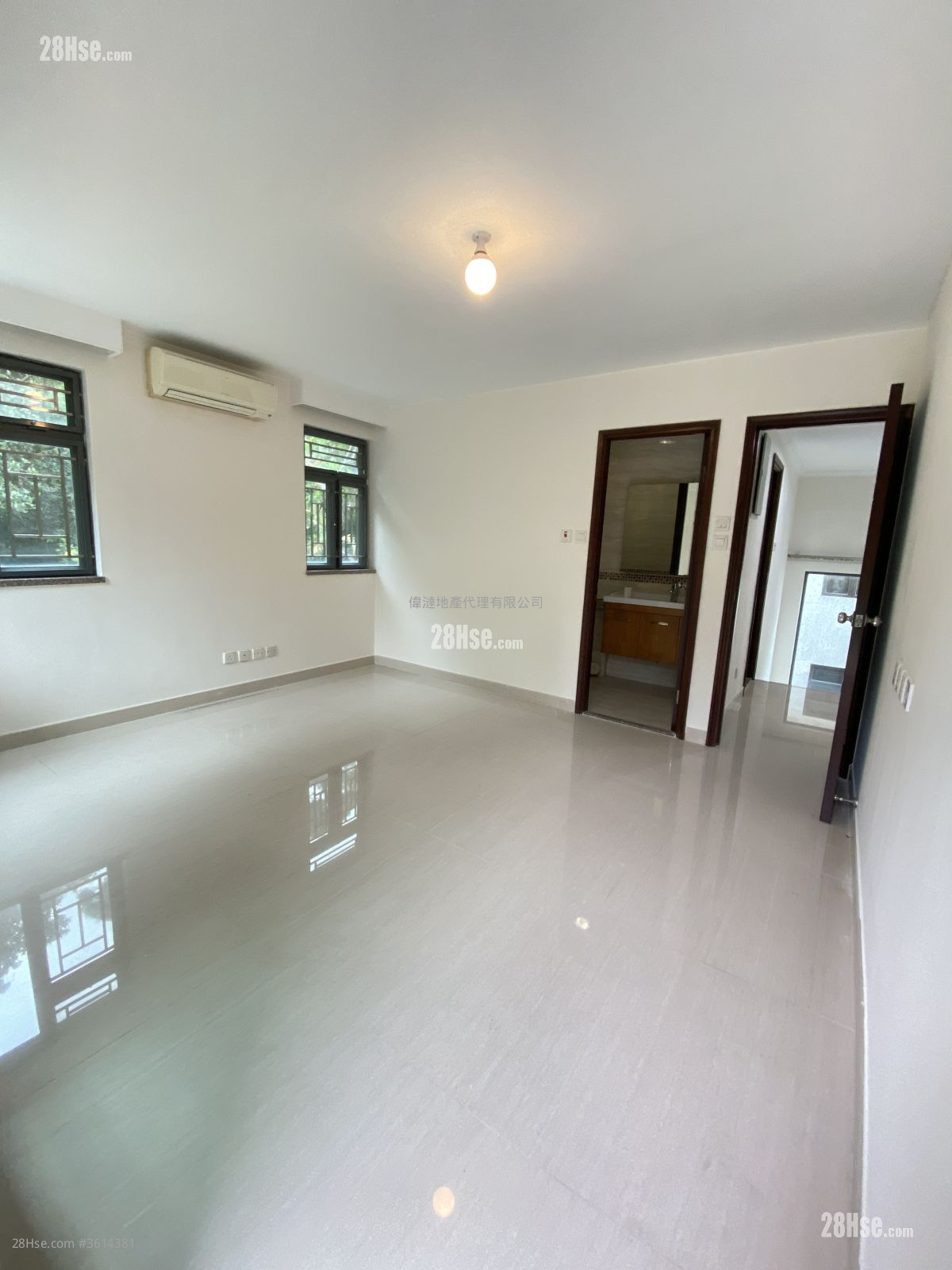 Village Rental 3 Bedrooms 1,400 ft² Village Rental 3 Bedrooms 1,400 ft²