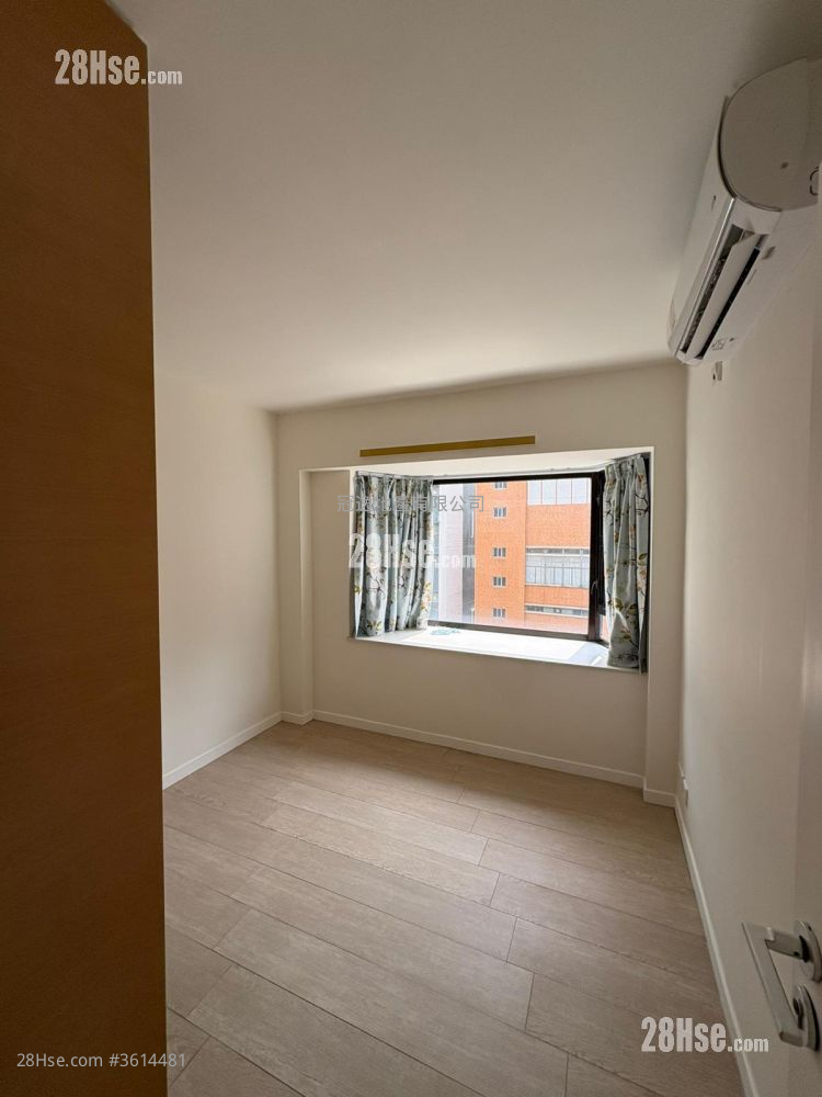 Beverley Heights Rental 3 Bedrooms , 1 Bathroom 718 ft² Beverley Heights Rental 3 Bedrooms , 1 Bathroom 718 ft²