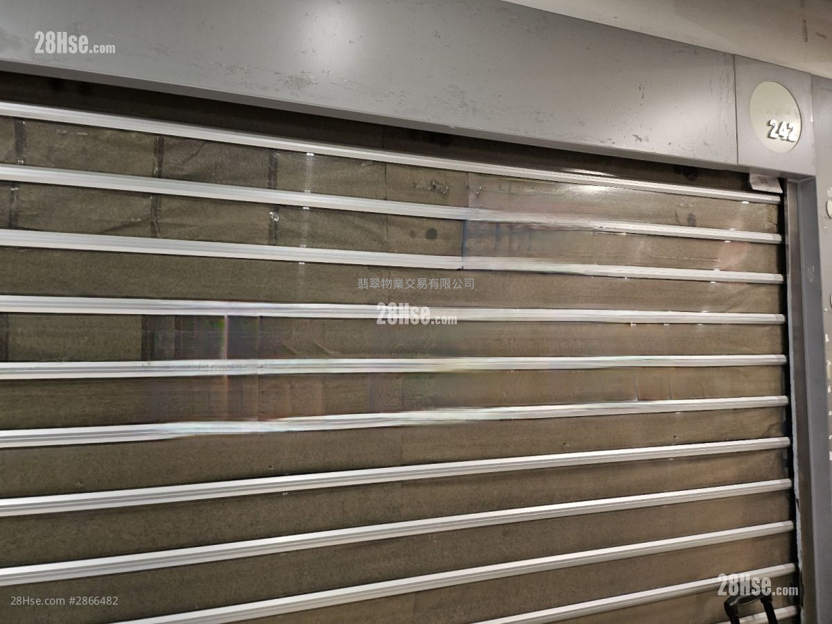 建92呎$2300 建92呎$2300