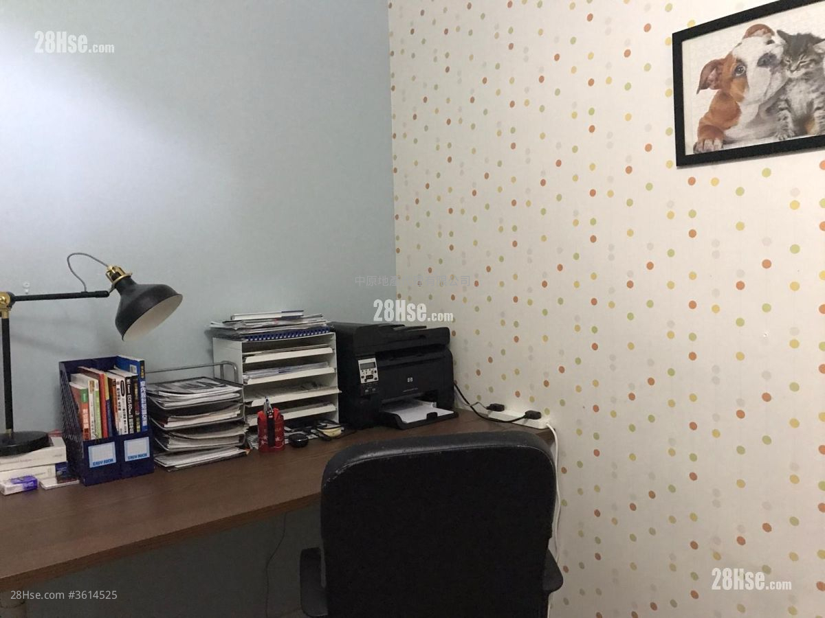 Ching Wah Court Sell 2 Bedrooms 401 ft² Ching Wah Court Sell 2 Bedrooms 401 ft²