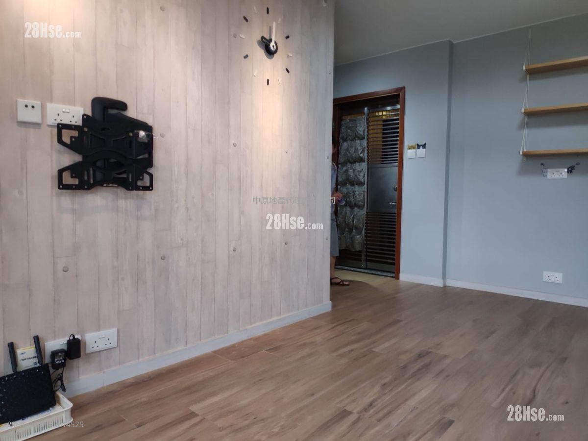 Ching Wah Court Sell 2 Bedrooms 401 ft² Ching Wah Court Sell 2 Bedrooms 401 ft²