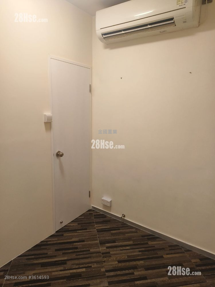 Windsor Mansion Rental 3 Bedrooms , 1 Bathroom 534 ft² Windsor Mansion Rental 3 Bedrooms , 1 Bathroom 534 ft²