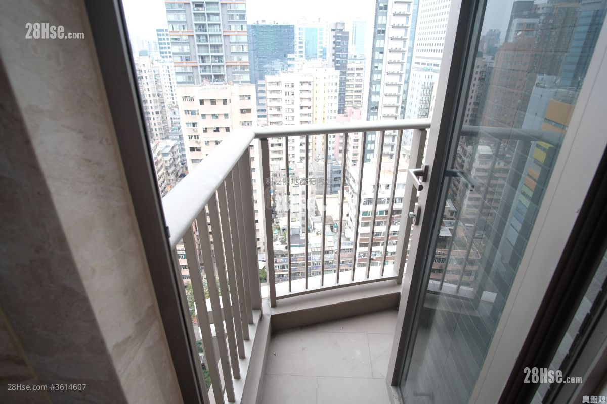 Grand Austin Sell 2 Bedrooms , 2 Bathrooms 595 ft² Grand Austin Sell 2 Bedrooms , 2 Bathrooms 595 ft²