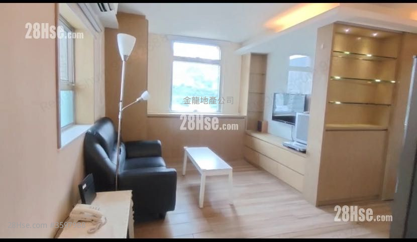 Oi Kwan Court Sell 1 Bedroom , 1 Bathroom 384 ft²