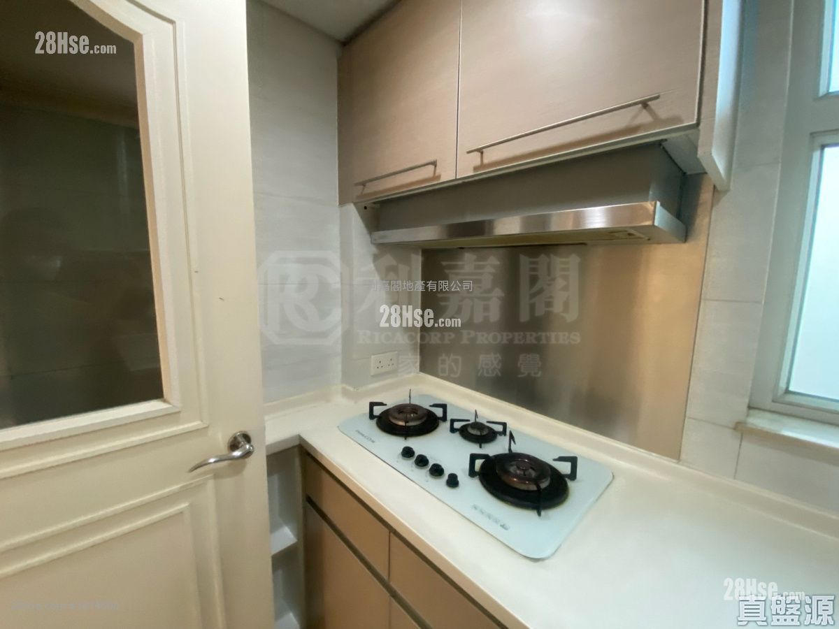 Central Park Towers Rental 489 ft² Central Park Towers Rental 489 ft²