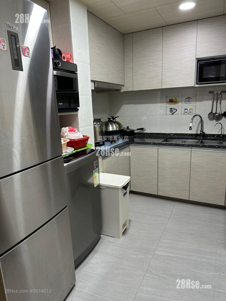 Hiu Lai Court Sell 3 Bedrooms , 1 Bathroom 647 ft² Hiu Lai Court Sell 3 Bedrooms , 1 Bathroom 647 ft²