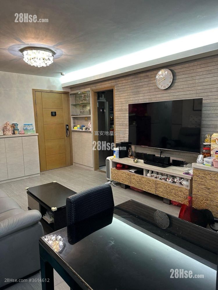 Hiu Lai Court Sell 3 Bedrooms , 1 Bathroom 647 ft² Hiu Lai Court Sell 3 Bedrooms , 1 Bathroom 647 ft²