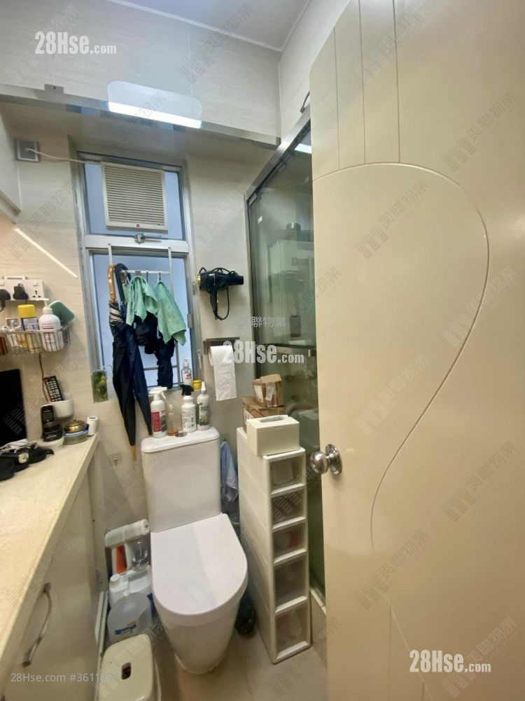 Tsuen Wan Plaza Sell 2 Bedrooms , 1 Bathroom 433 ft² Tsuen Wan Plaza Sell 2 Bedrooms , 1 Bathroom 433 ft²