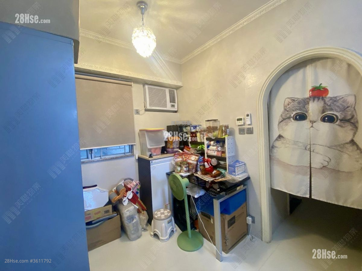 Tsuen Wan Plaza Sell 2 Bedrooms , 1 Bathroom 433 ft² Tsuen Wan Plaza Sell 2 Bedrooms , 1 Bathroom 433 ft²