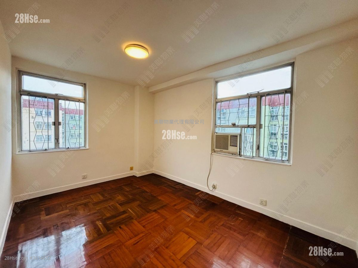 Mei Foo Sun Chuen Sell 3 Bedrooms , 1 Bathroom 654 ft² Mei Foo Sun Chuen Sell 3 Bedrooms , 1 Bathroom 654 ft²