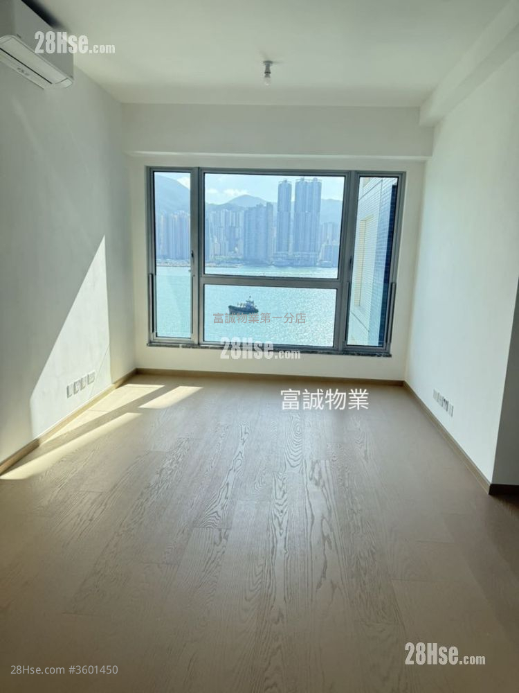 The Coast Line Rental 2 Bedrooms , 1 Bathroom 466 ft²