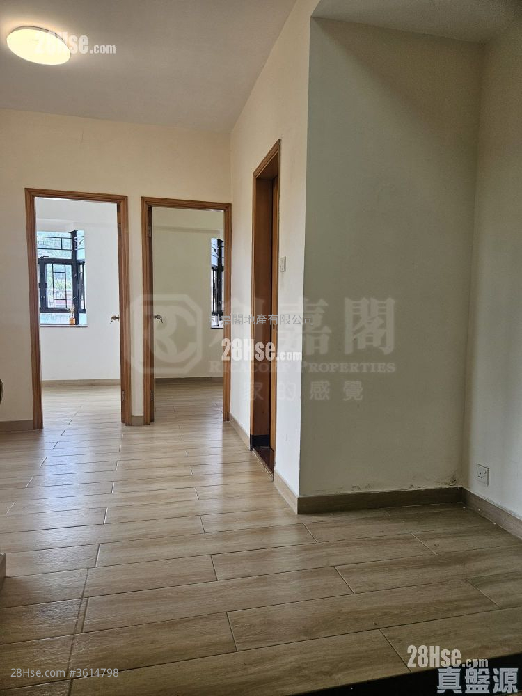 Wai Wah Centre Sell 2 Bedrooms 358 ft² Wai Wah Centre Sell 2 Bedrooms 358 ft²