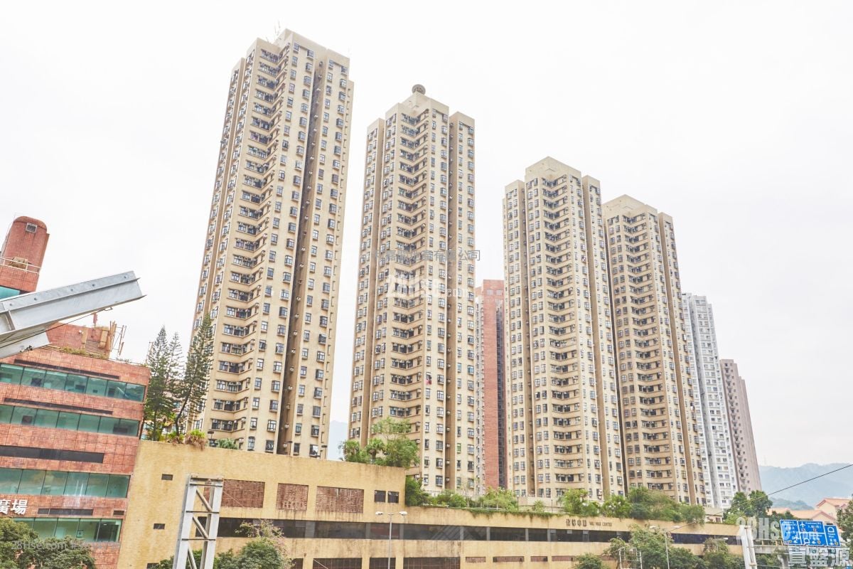 Wai Wah Centre Sell 2 Bedrooms 358 ft² Wai Wah Centre Sell 2 Bedrooms 358 ft²