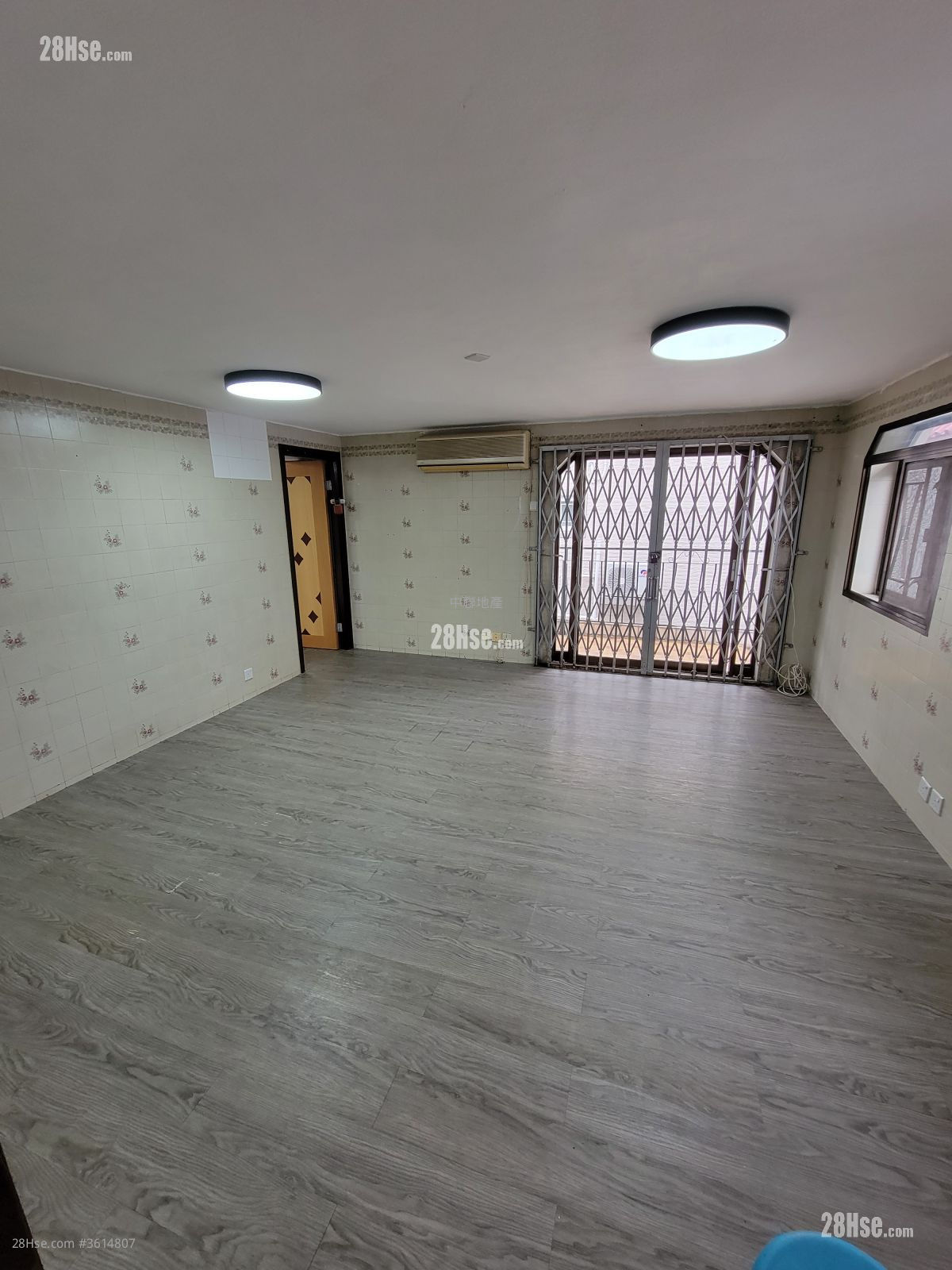Village Rental 2 Bedrooms , 1 Bathroom 700 ft² Village Rental 2 Bedrooms , 1 Bathroom 700 ft²