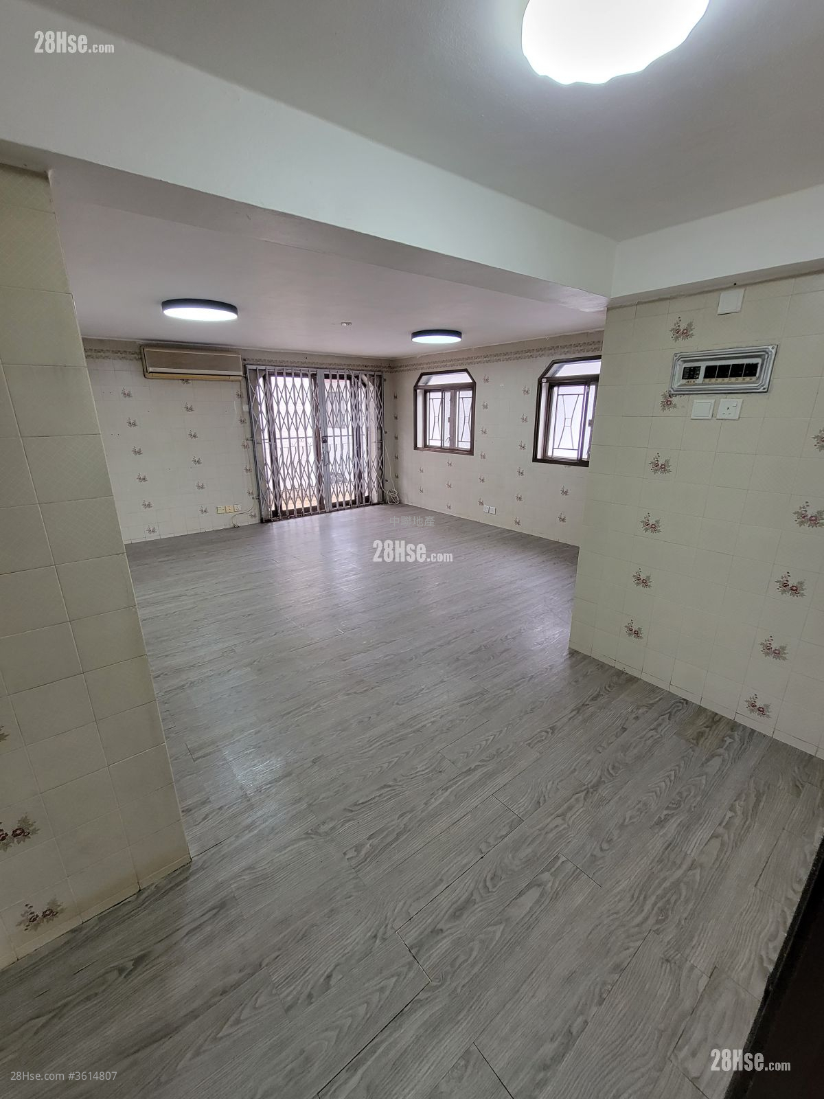 Village Rental 2 Bedrooms , 1 Bathroom 700 ft² Village Rental 2 Bedrooms , 1 Bathroom 700 ft²