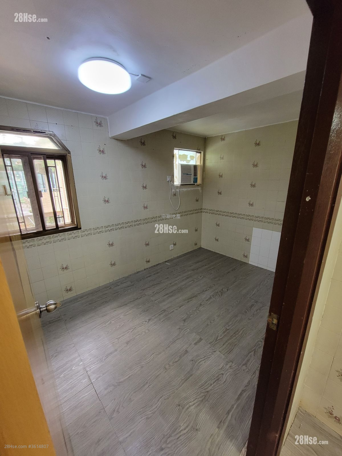 Village Rental 2 Bedrooms , 1 Bathroom 700 ft² Village Rental 2 Bedrooms , 1 Bathroom 700 ft²