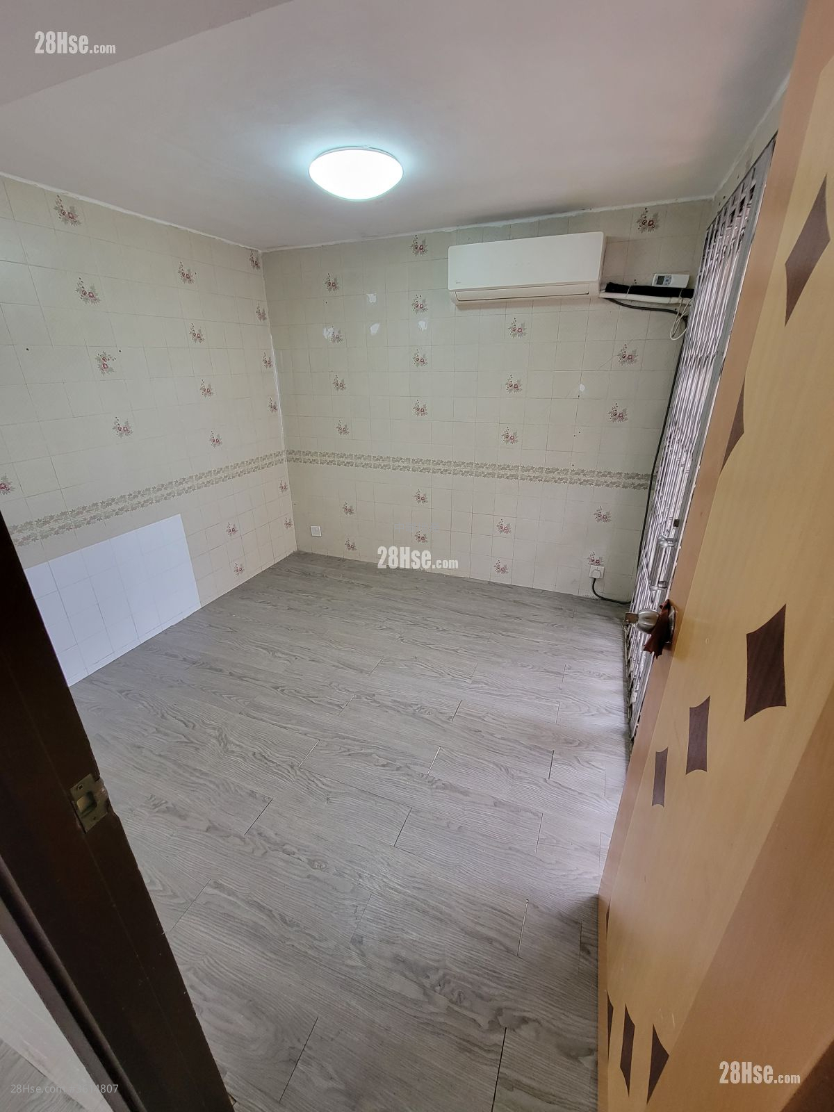 Village Rental 2 Bedrooms , 1 Bathroom 700 ft² Village Rental 2 Bedrooms , 1 Bathroom 700 ft²