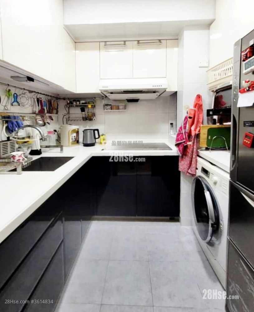 Tonnochy Towers Sell 2 Bedrooms , 1 Bathroom 419 ft² Tonnochy Towers Sell 2 Bedrooms , 1 Bathroom 419 ft²