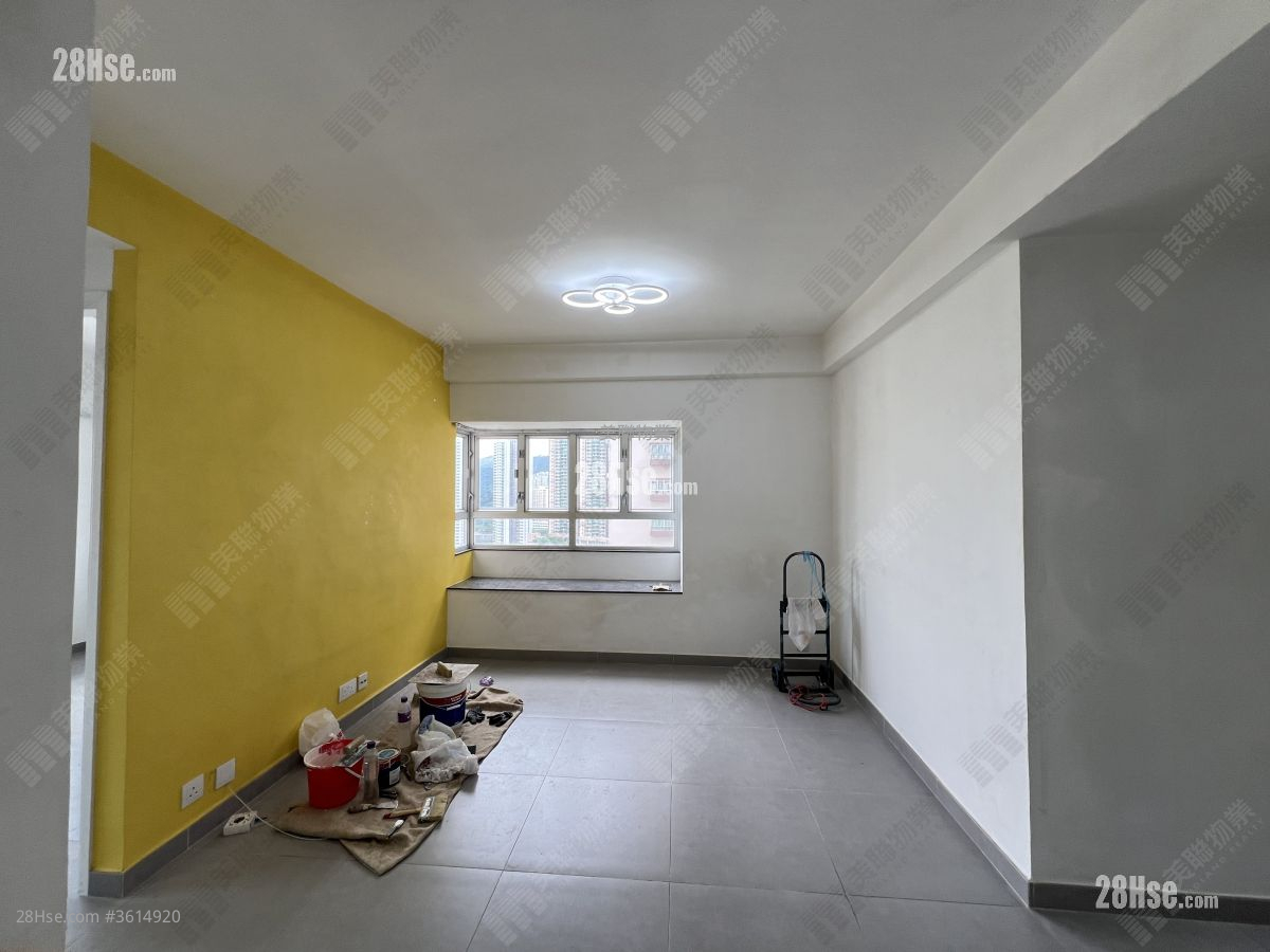 Hong Tak Gardens Sell 2 Bedrooms 415 ft²